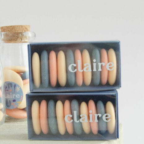 g-0402-claire-uitgesneden-naamsticker schuifdoosje