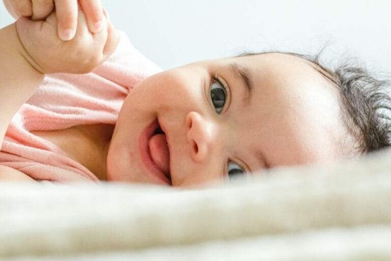 De populairste babynamen van 2023 in Vlaanderen